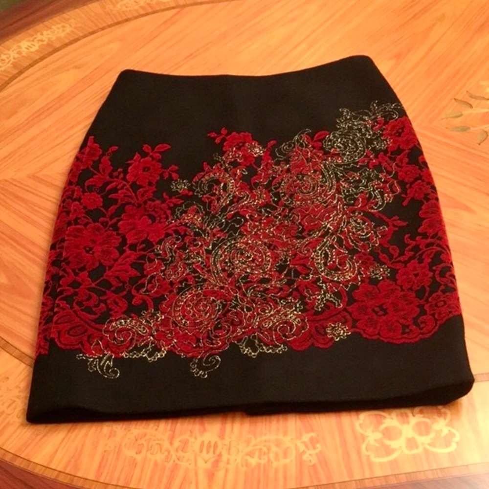 Etcetera wool cashmere blend Red/Gold Floral Embroidered Black midi Skirt sz.2